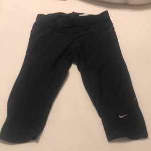 Nike dry fit capris leggings